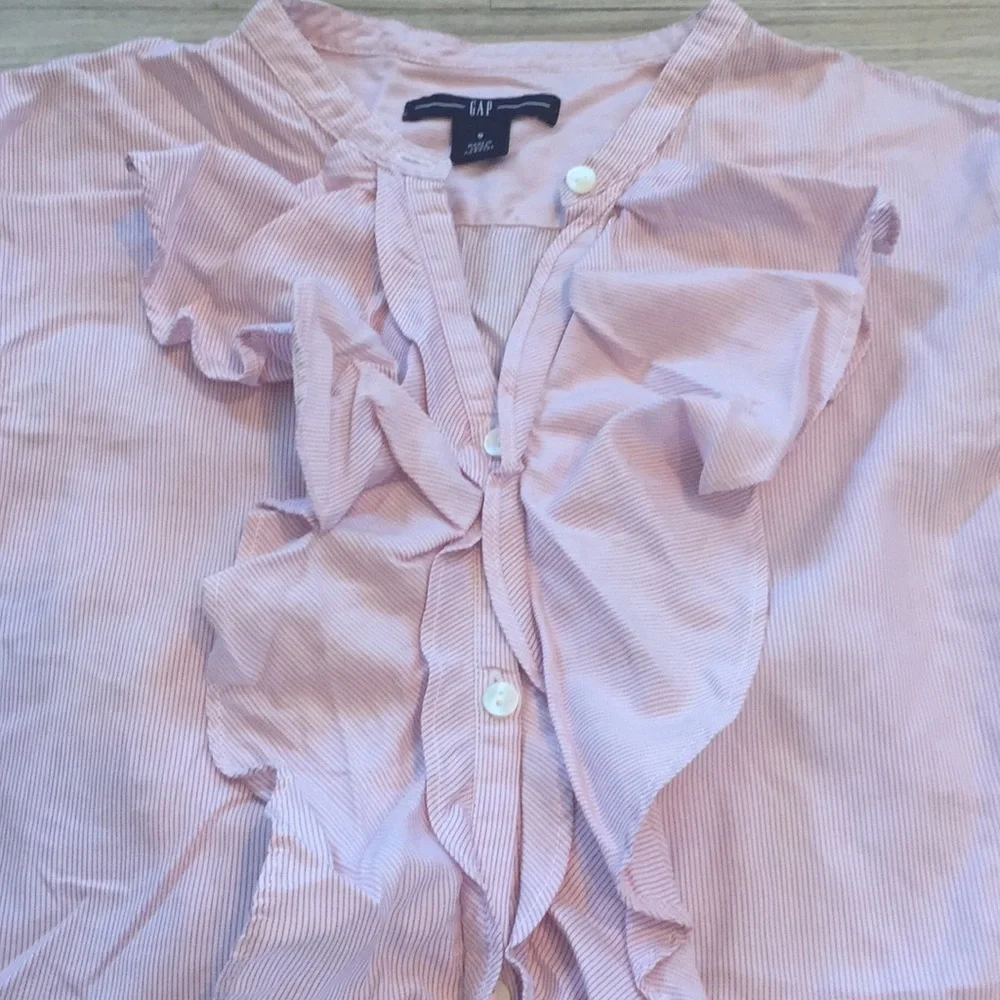 Gap Button Down Ruffle Top - Picture 4 of 7